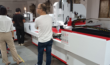 自動鉆孔攻牙機和激光設備、雕刻機相比有哪些優(yōu)勢